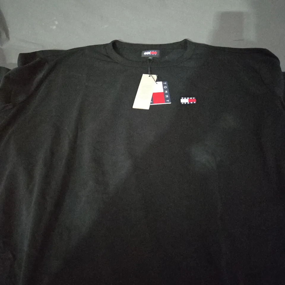 TOMMY JEANS BLACK PLAIN T-SHIRT - 2XL