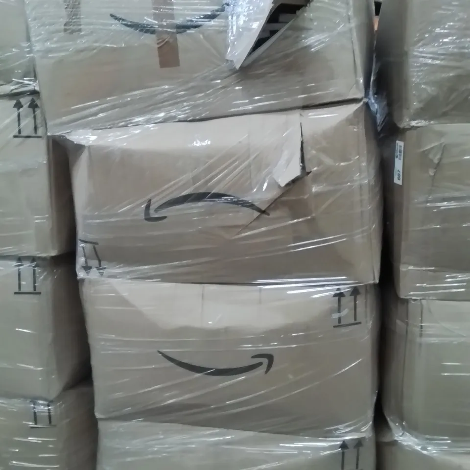 PALLET CONTAINING A LARGE QUANTITY OF PHONE CASES,SCREEN PROTECTORS 