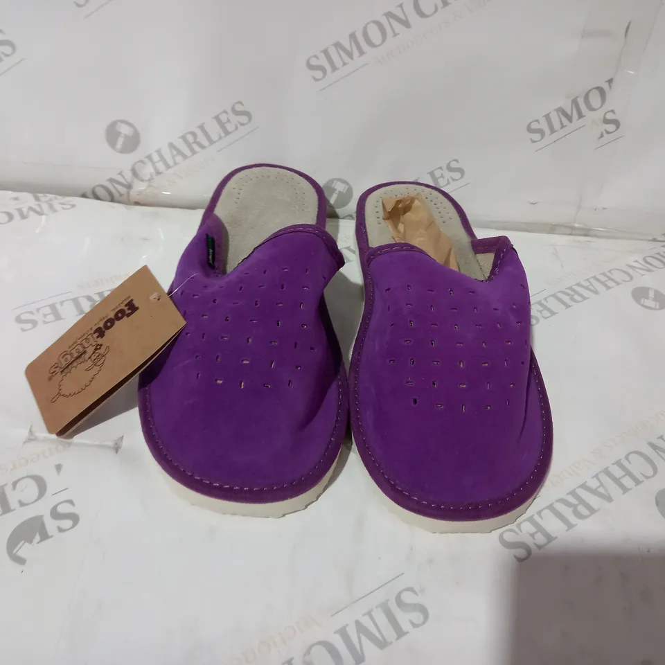 FOOTHUG PURPLE SLIPPERS SIZE 7