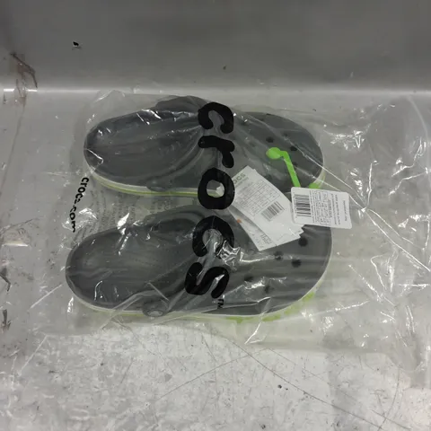 BAGGED PAIR OF CROCS BAYABAND CLOG SLATE GREY/LIME PUNCH UK M7/W8