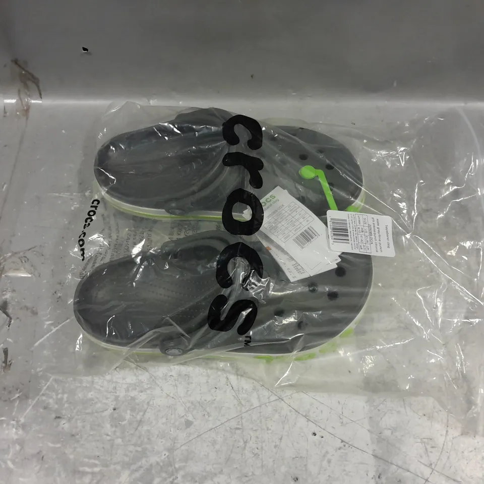 BAGGED PAIR OF CROCS BAYABAND CLOG SLATE GREY/LIME PUNCH UK M7/W8