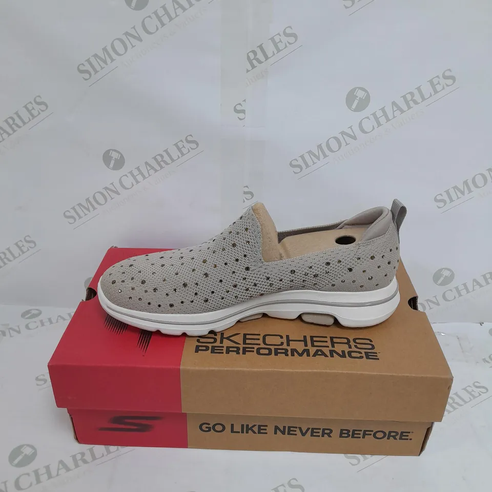SKECHERS FLAT KNIT TAUPE TRAINER - UK 6