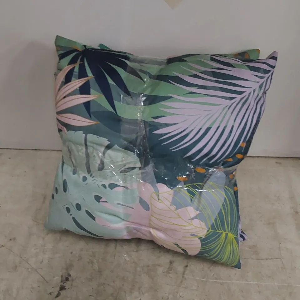 SET OF 2 INDOOR/OUTDOOR FLORAL SQUARE SCATTER CUSHIONS