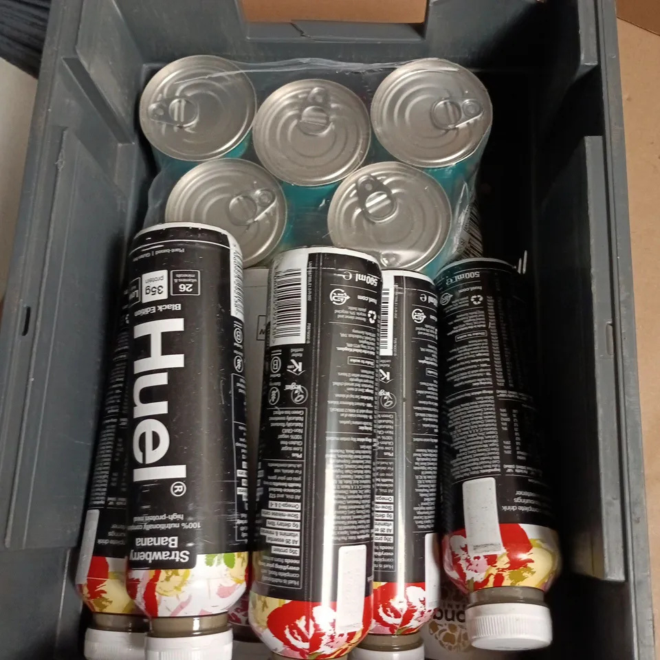 APPROXIMATELY 12 ASSORTED FOOD AND DRINKS ITEMS TO INCLUDE - HEINZ BAKED BEANS, MYPROTEIN MAPLE SYRUP, BLACK EDITION HUEL COOKIES & CREAM ETC