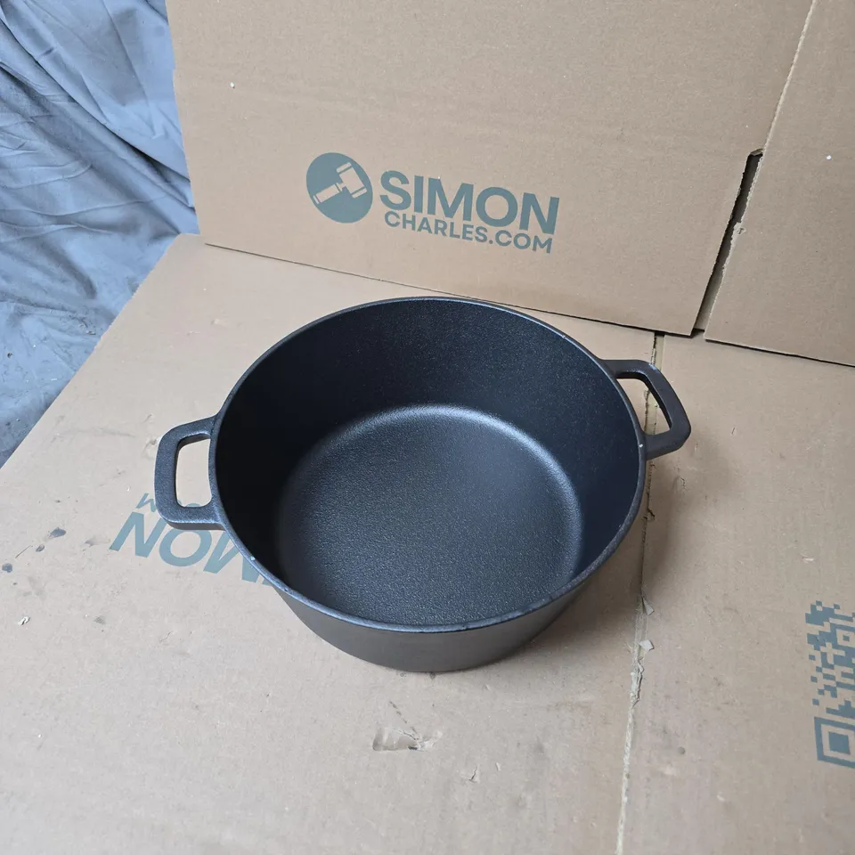 Round cast-iron cooking pot with twin side handles