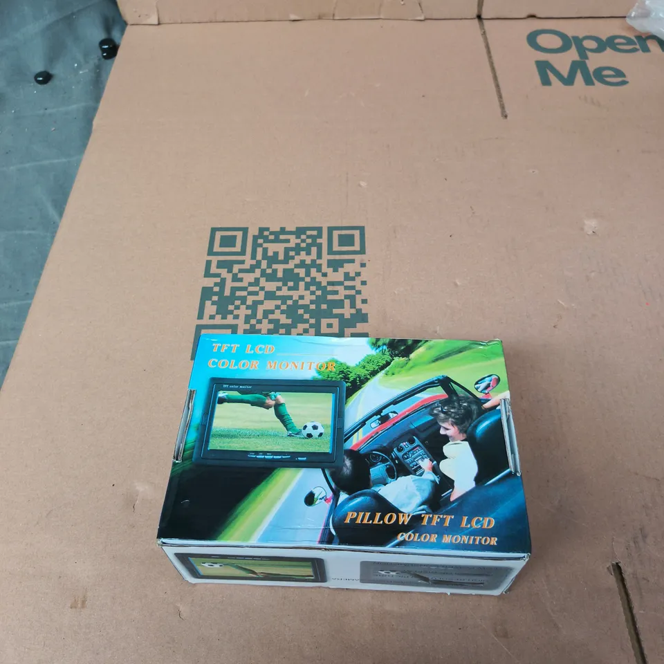 BOX OF APPROXIMATELY 15 ASSORTED ITEMS TO INCLUDE: TFT LCD COLOUR MONITOR