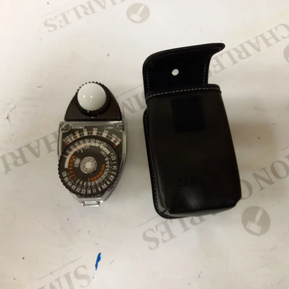 SEKONIC L-398A STUDIO DELUXE III. L-398A COMPACT ANALOG METER