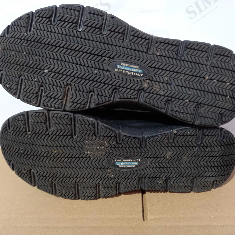 SKECHERS MEN'S FLEX ADVANTAGE LEATHER SLIP RESISTANT WORK SHOE (BLACK), SIZE 8 UK