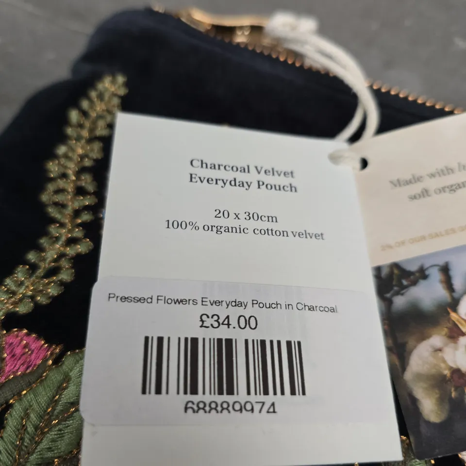 ELIZABETH SCARLETT CHARCOAL VELVET EVERYDAY POUCH