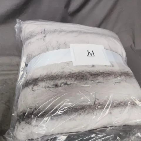 JM SET OF 2 45CM CARVED FAUX FUR CUSHIONS