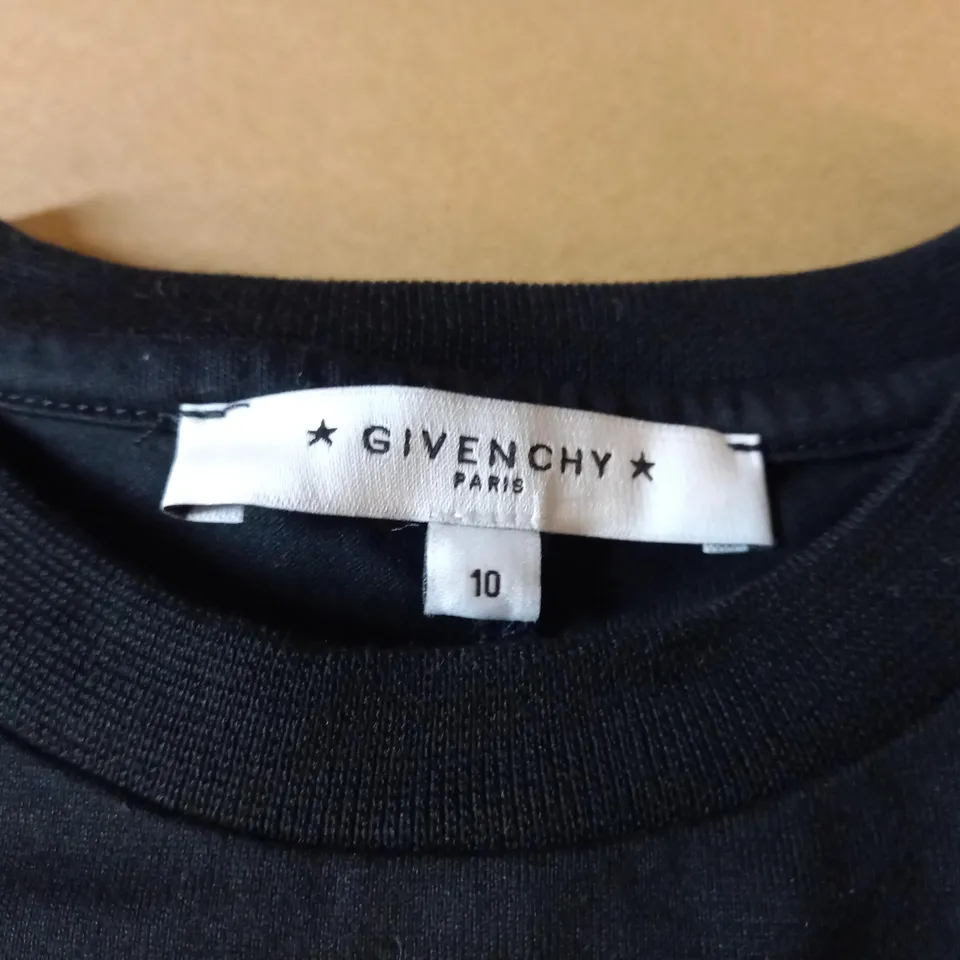 GIVENCHY PARIS BLACK/WHITE TSHIRT - SIZE 10 YEARS