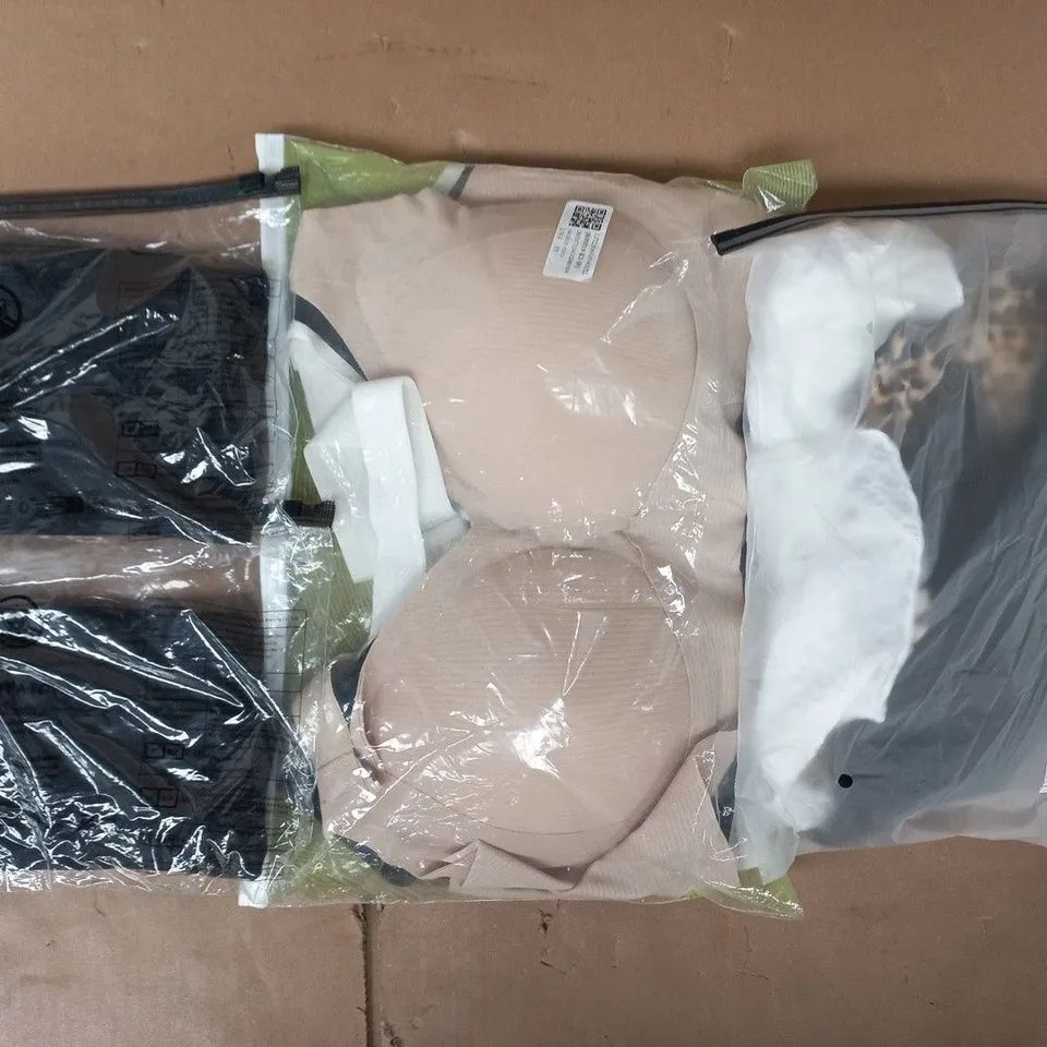 APPROXIMATELY 20 ASSORTED CLOTHING AND FASHION PRODUCTS IN VARIOUS STYLES AND SIZES - COLLECTION ONLY