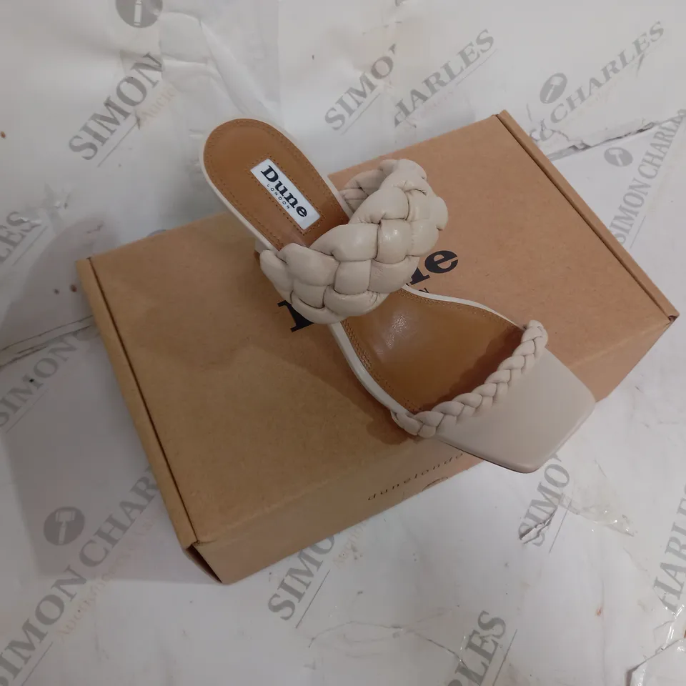 BOXED PAIR OF DUNE LONDON ECRU LEATHER PLAITED MID HEEL MULE IN SIZE 6