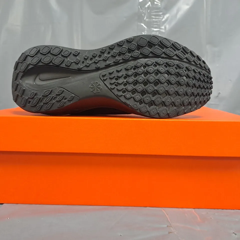 BOXED PAIR OF NIKE AIR ZOOM PEGASUS 41 SHOES IN BLACK SIZE UK 3.5