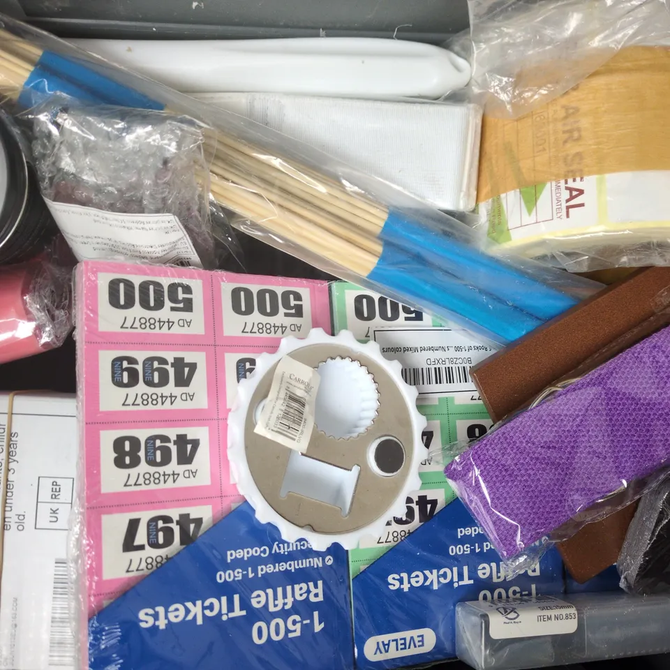 APPROXIMATELY 10 ASSORTED HOUSEHOLD ITEMS TO INCLUDE SLEEP SEAL MOUTH TAPE, TOMME TIPPEE BOTTLE & TEAT BRUSH, ETC