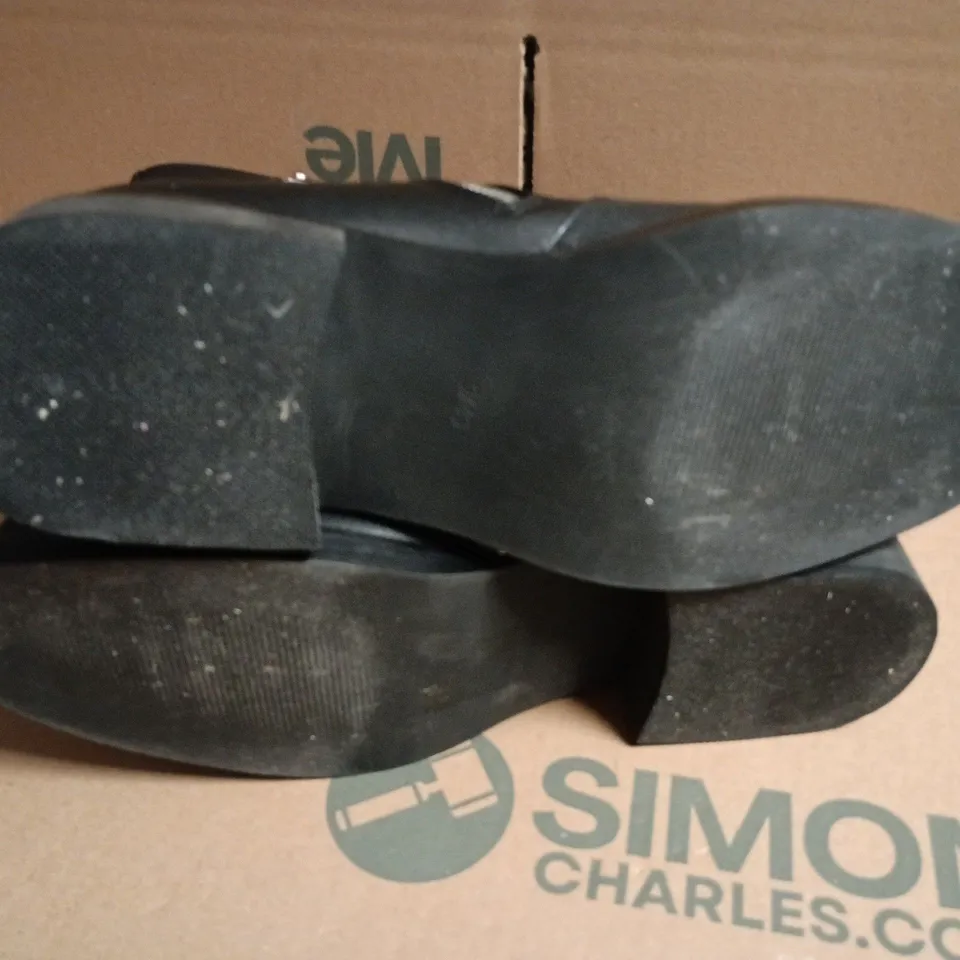 BOXED KOI THE WARDEN MEN'S CLASSIC SMART BOOTS IN BLACK - UK 9