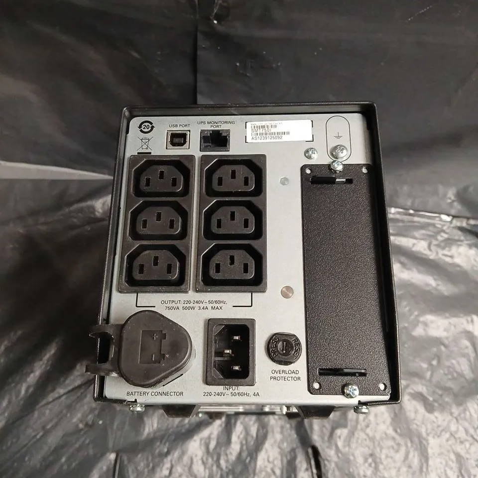 APC SMART-UPS 750VA UNINTERRUPTIBLE POWER SUPPLY WITH USB & MONITORING PORT