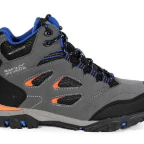 REGATTA  KIDS' HOLCOMBE III WALKING BOOTS BRIAR/BLAZE ORANGE SIZE CHILDS 11