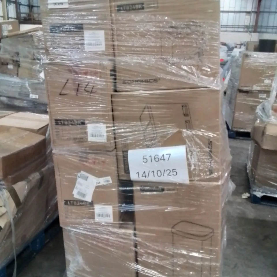 PALLET CONTAINING LARGE QUANTITY OF RECYCLING BINS