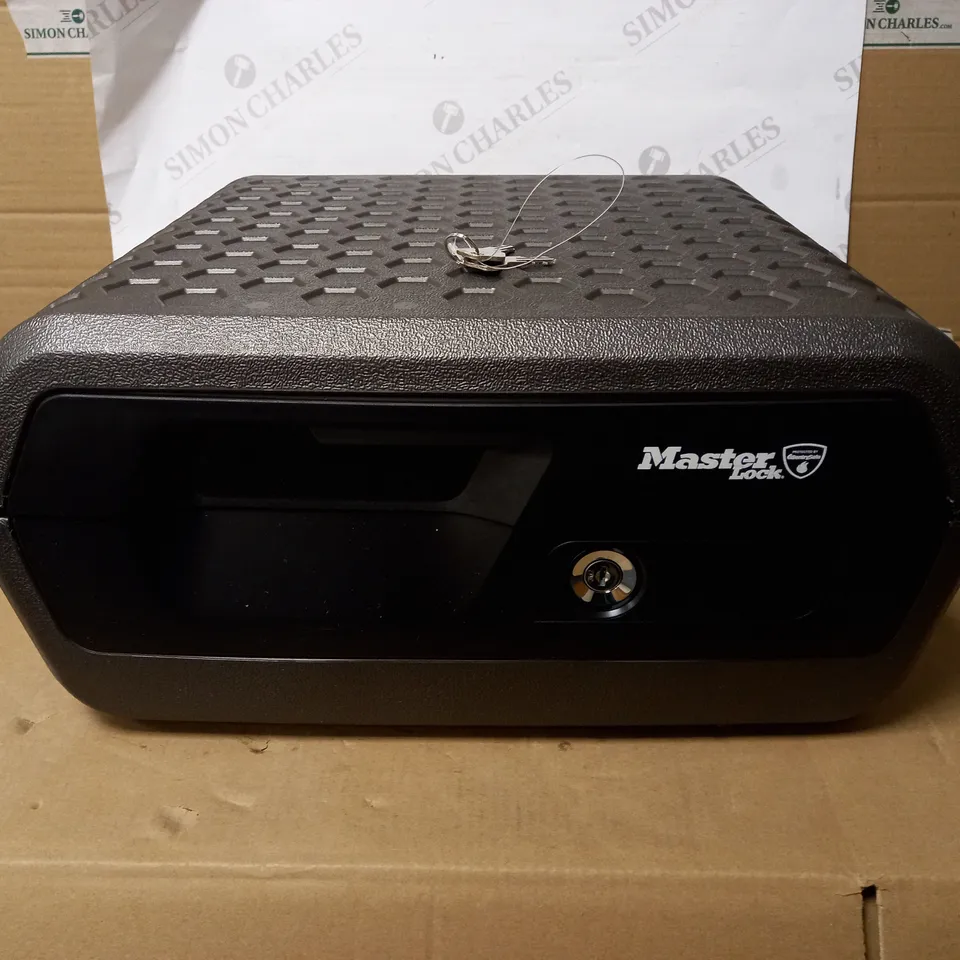 MASTERLOCK LARGE SECURITY CHEST 