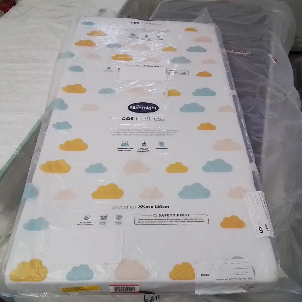 QUALITY BAGGED SILENTNIGHT SAFE NIGHTS SNUGGLE BREATHABLE COT MATTRESS - 70cm