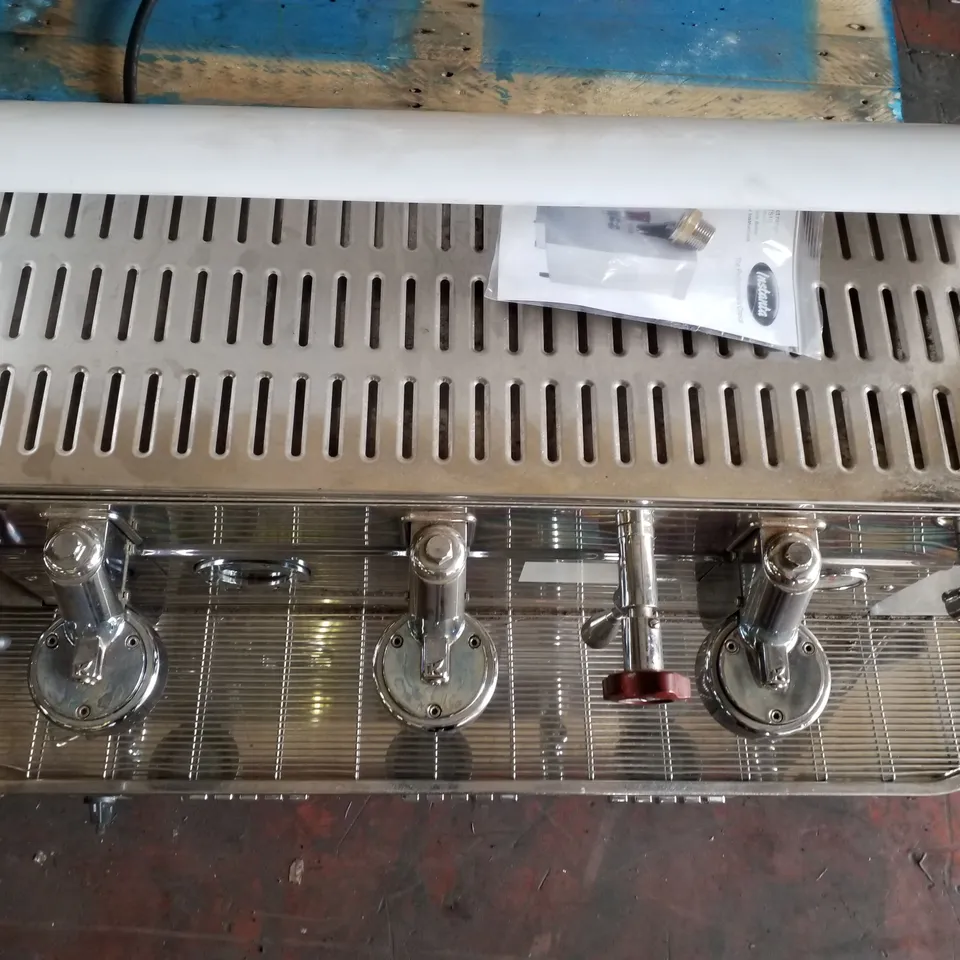 ELEKTRA BARLUME 3-GROUP COFFEE MACHINE