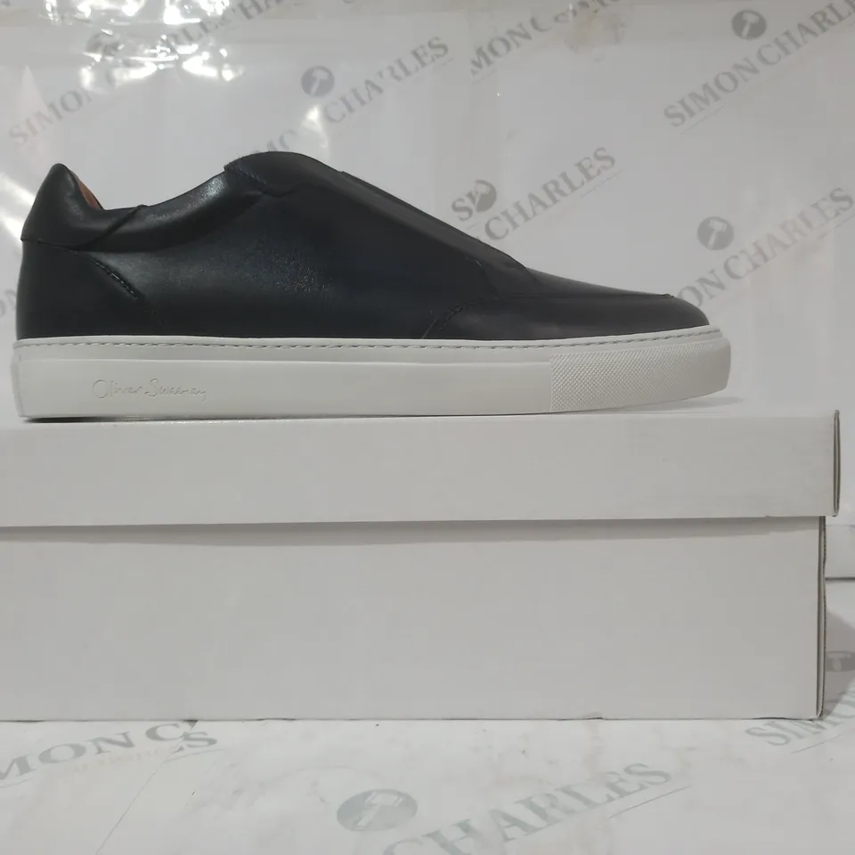 BOXED PAIR OF OLIVER SWEENEY SHOES IN NAVY SIZE 11