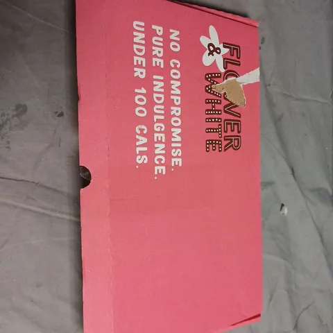 FLOWER & WHITE MERINGUE BAR ASSORTMENT – MIXED FLAVOURS, BOXED CONFECTIONERY