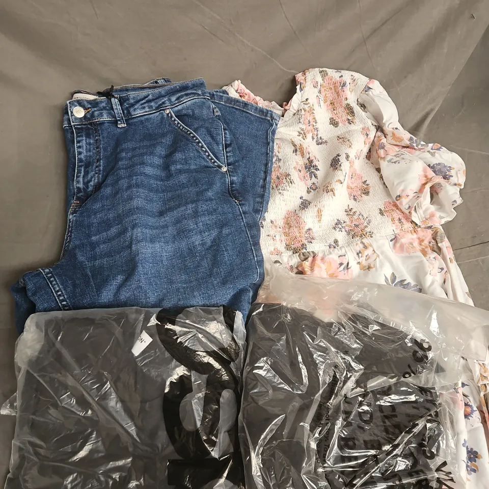 APPROXIMATELY 35ASSORTED CLOTHING ITEMS IN VARIOUS SIZES, STYLES & COLOURS TO INCLUDE JEANS, DRESSES, SKIRT, ETC - COLLECTION ONLY