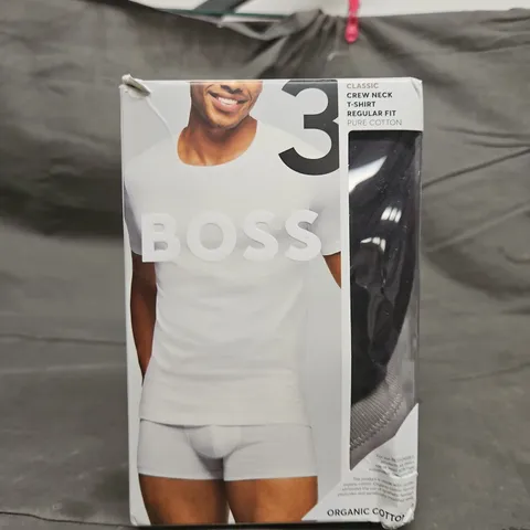 BOXED HUGO BOSS CLASSIC CREW NECK T-SHIRTS - SIZE M