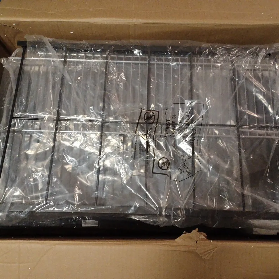 BOXED GRADE 1 6 BURNER GAS BBQ WITH SIDE BURNER - COLLECTION ONLY RRP £249.99