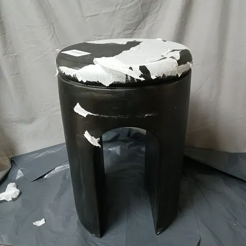 K BY KELLY HOPPEN ARCHED INDOOR STOOL, BLACK. UNBOXED