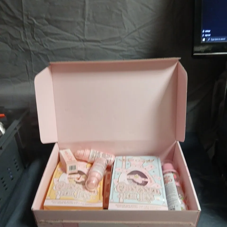 P LOUISE BIRTHDAY MAKEUP SET – PINK BOX 