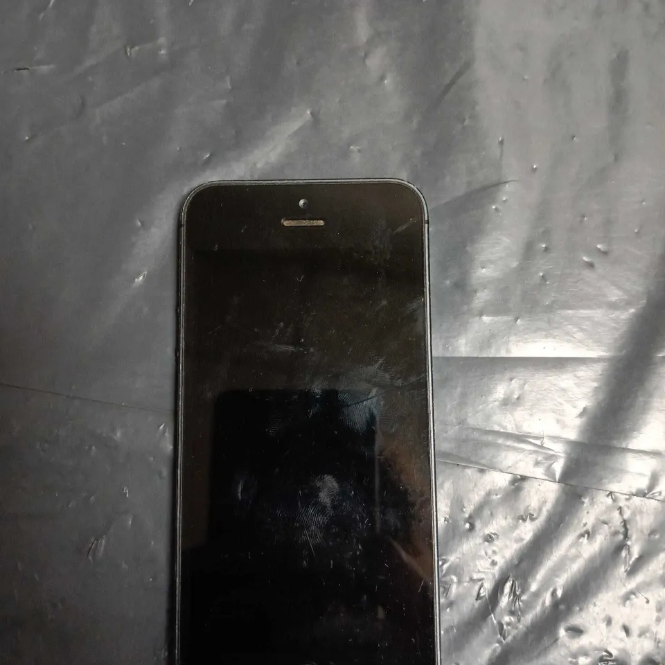 APPLE IPHONE 5 SMARTPHONE 