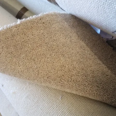 ROLL OF QUALITY 5M JOY CHUCKLE CARPET - 5×1.95M