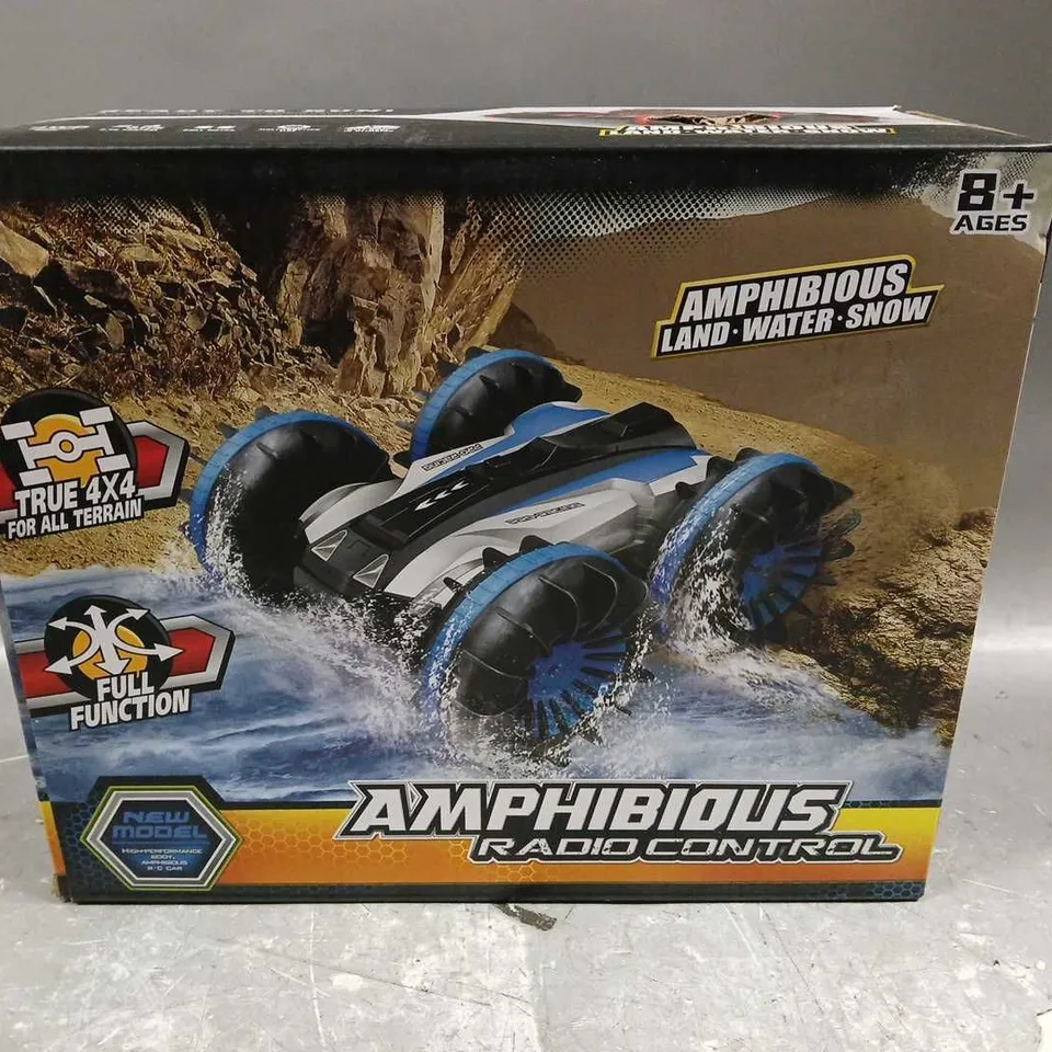 BOXED AMPHIBIOUS RADIO CONTROLLEDVEHICLE