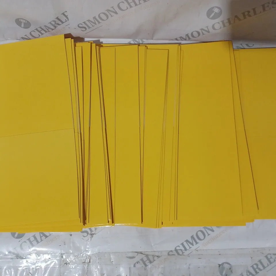 BOX OF APPROXIMATELY 20 UNBRANDED GIFT BOX CARD SLEEVES IN YELLOW