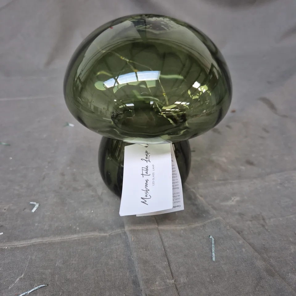 CANDLELIGHT GREEN GLASS MUSHROOM TABLE LAMP