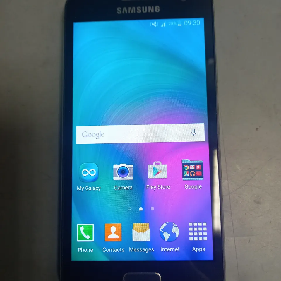 UNBOXED SAMSUNG GALAXY A3 16GB BLACK