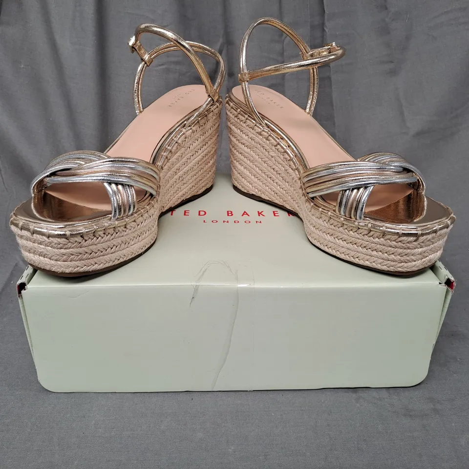 BOXED PAIR OF TED BAKER OPEN TOE HIGH WEDGE SANDALS IN METALLIC GOLD/SILVER EU SIZE 40