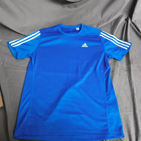 ADIDAS BLUE T-SHIRT – AEROREADY, SIZE M