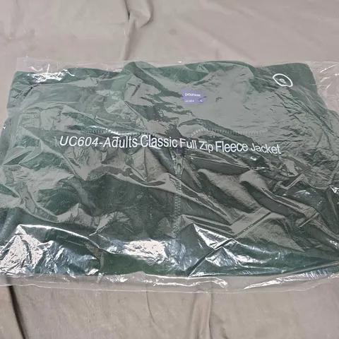APPROXIMATELY 10 ADULTS CLASSIC FULL ZIP FLEECE JACKETS IN GREEN - VARIOUS SIZES 
