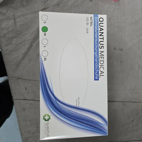 BOX OF APPROXIMATELY 20 ASSORTED HOUSEHOLD GOODS TO INCLUDE: DISPOSABLE GLOVES AND DEHUMIDIFIER 