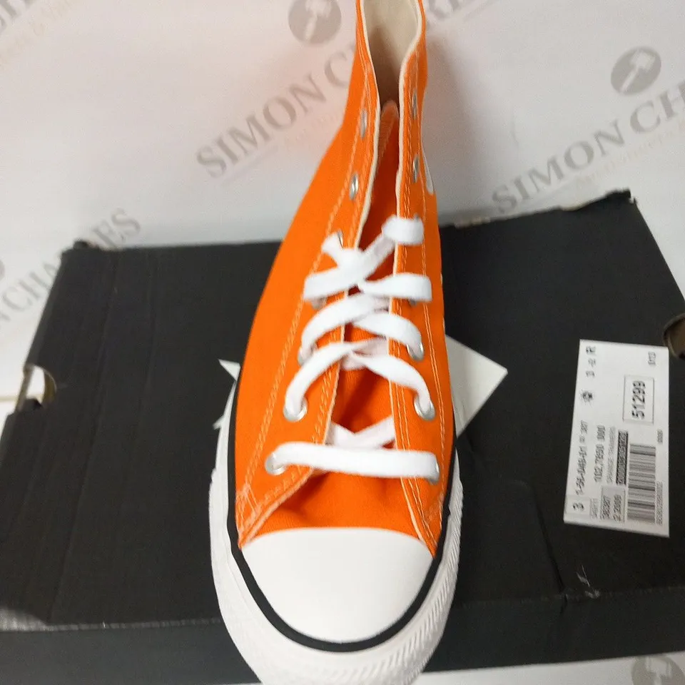BOXED CONVERSE BASKET ORANGE SIZE 6