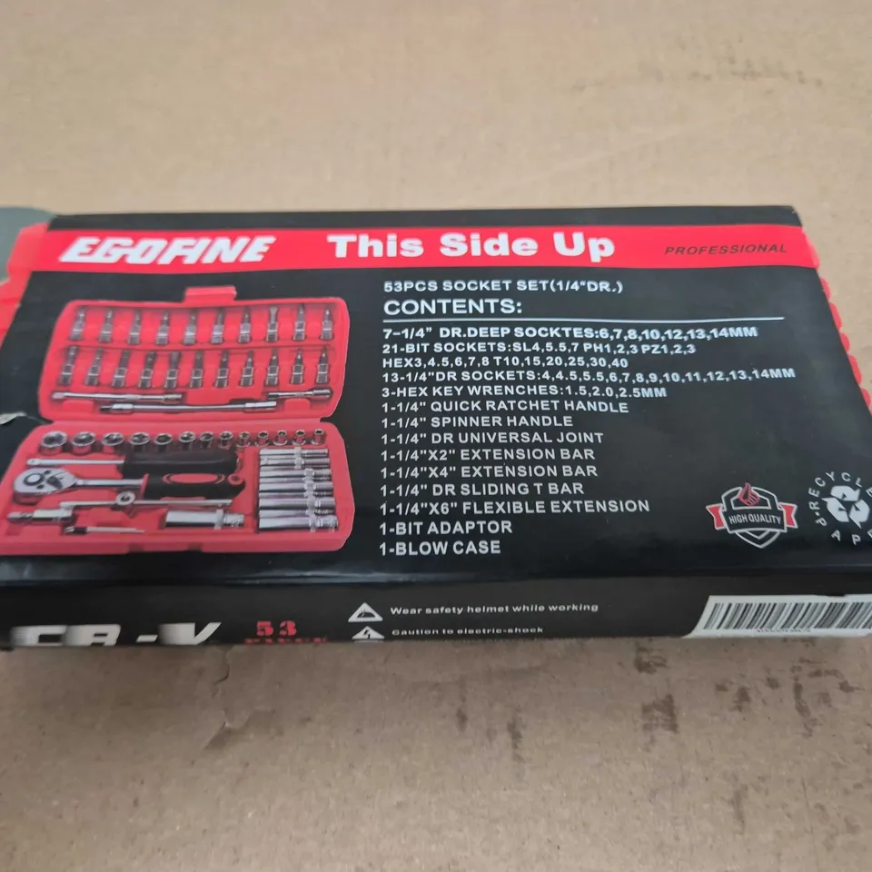 53-PIECE SOCKET SET (1/4" DRIVE)