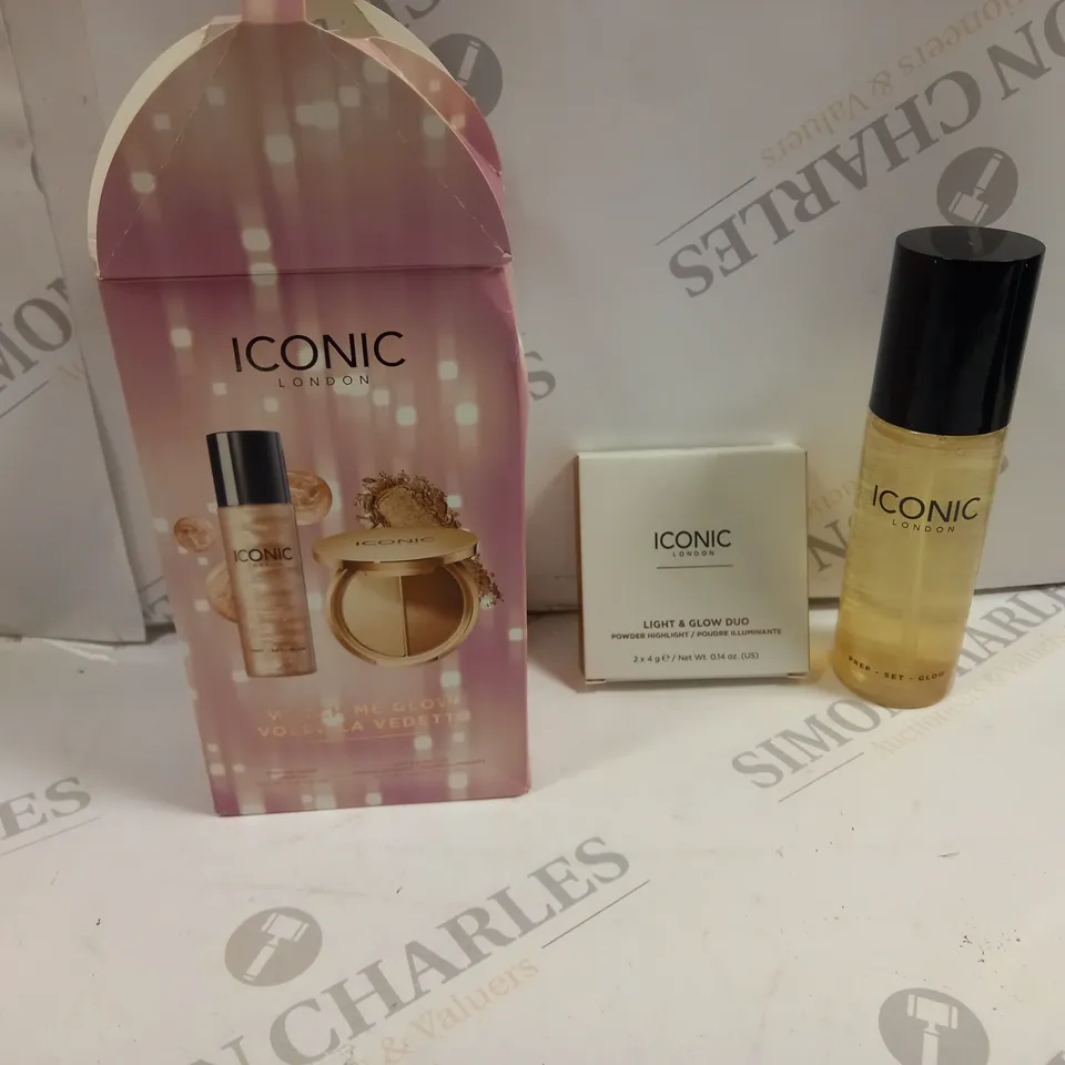 ICONIC LONDON WATCH ME GLOW SET 
