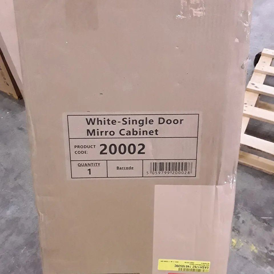 BOXED WHITE SINGLE DOOR MIRROR CABINET