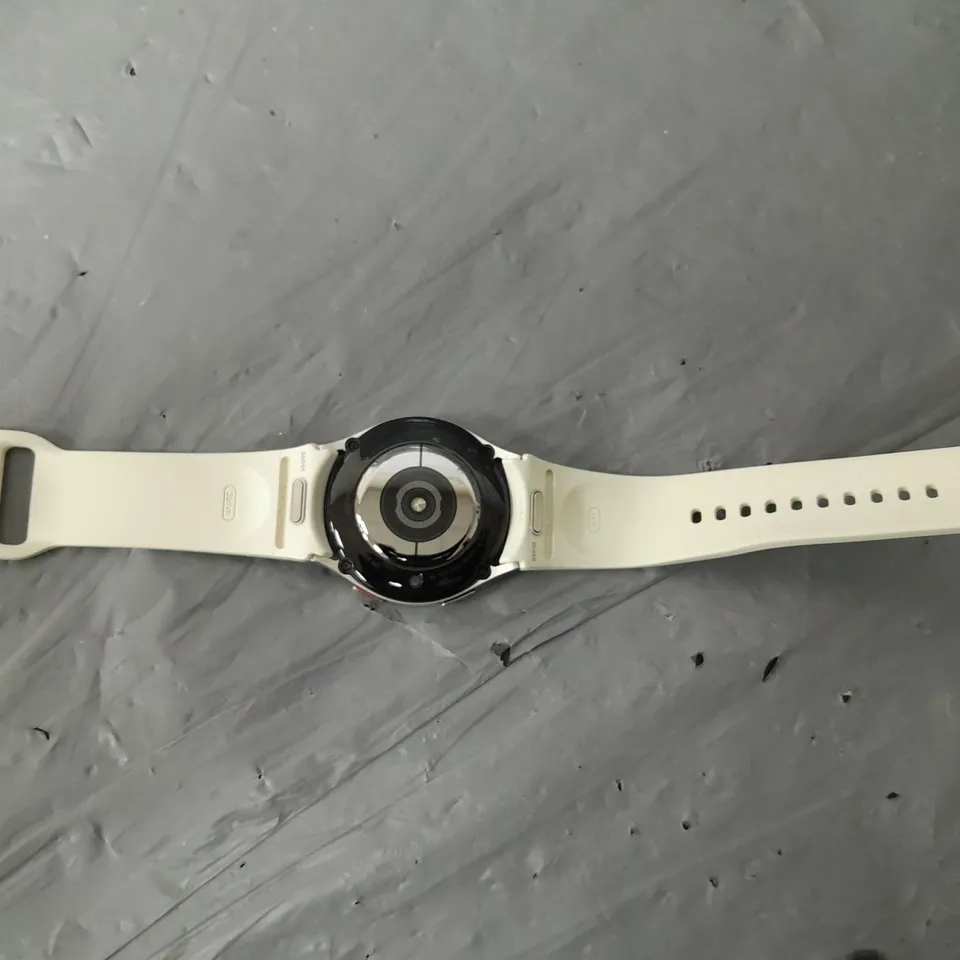 SMASUNG GALAXY WATCH 6 40MM (GPS)