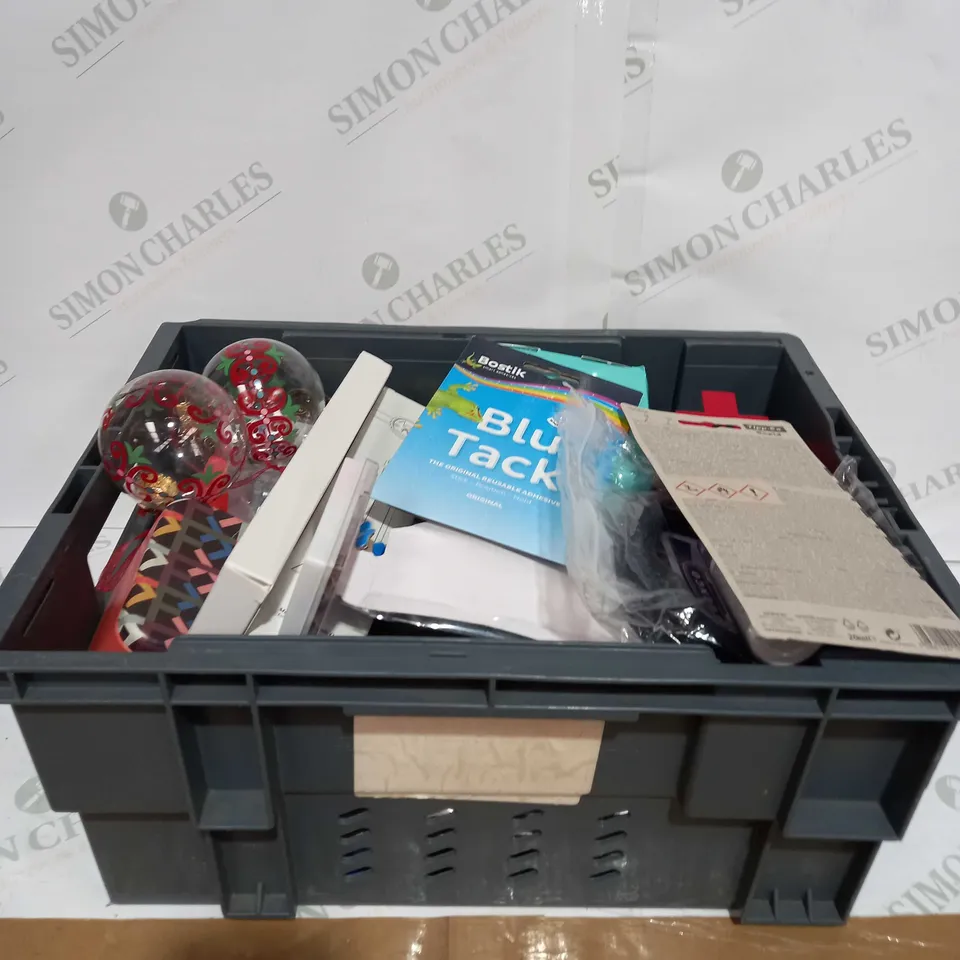 BOX TO CONTAIN APPROX 35 X ASSORTED HOUSEHOLD PRODUCTS, INCLUDES BOLTS, BLUE TACK, ICE CREAM SCOOP ETC