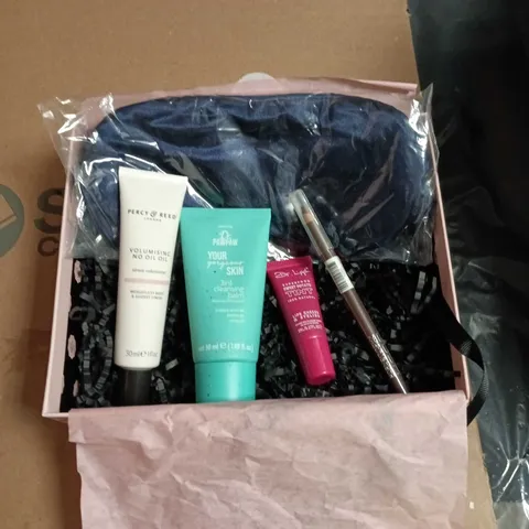 GLOSSYBOX BEAUTY BOX – MIXED SKINCARE, HAIRCARE & MAKE-UP SAMPLES